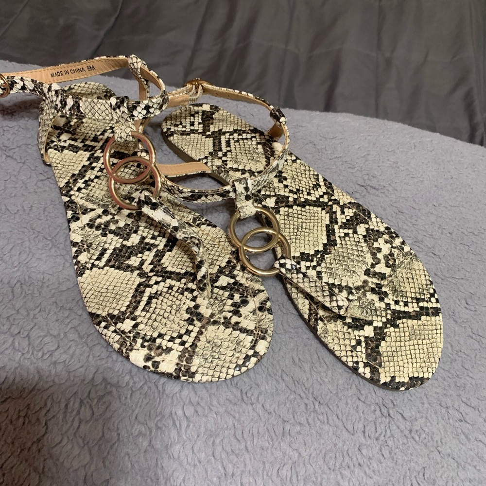 Snack sandals
